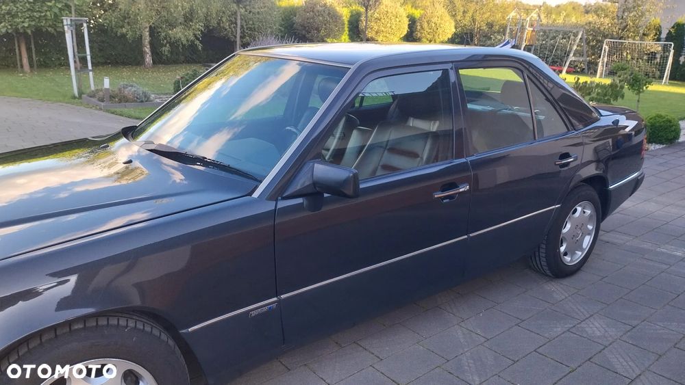 Mercedes-Benz W124 (1984-1993) - 27