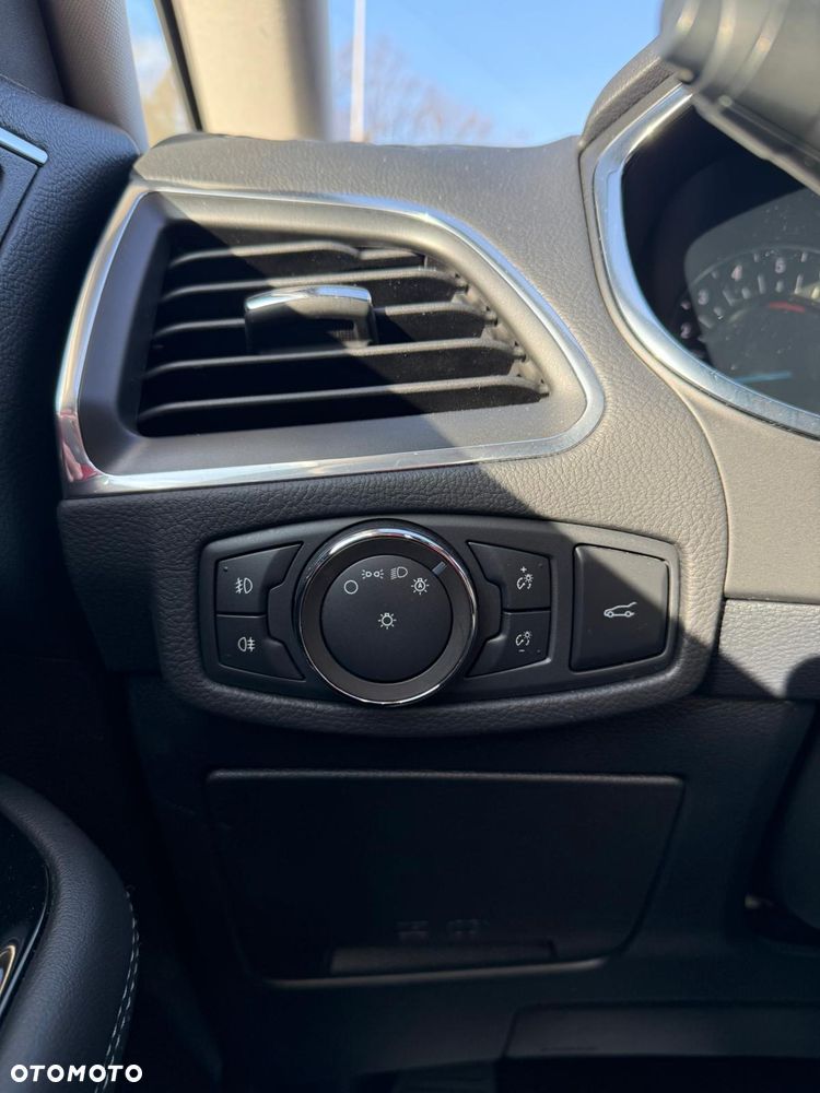 Ford S-Max 2.0 EcoBlue Titanium - 27