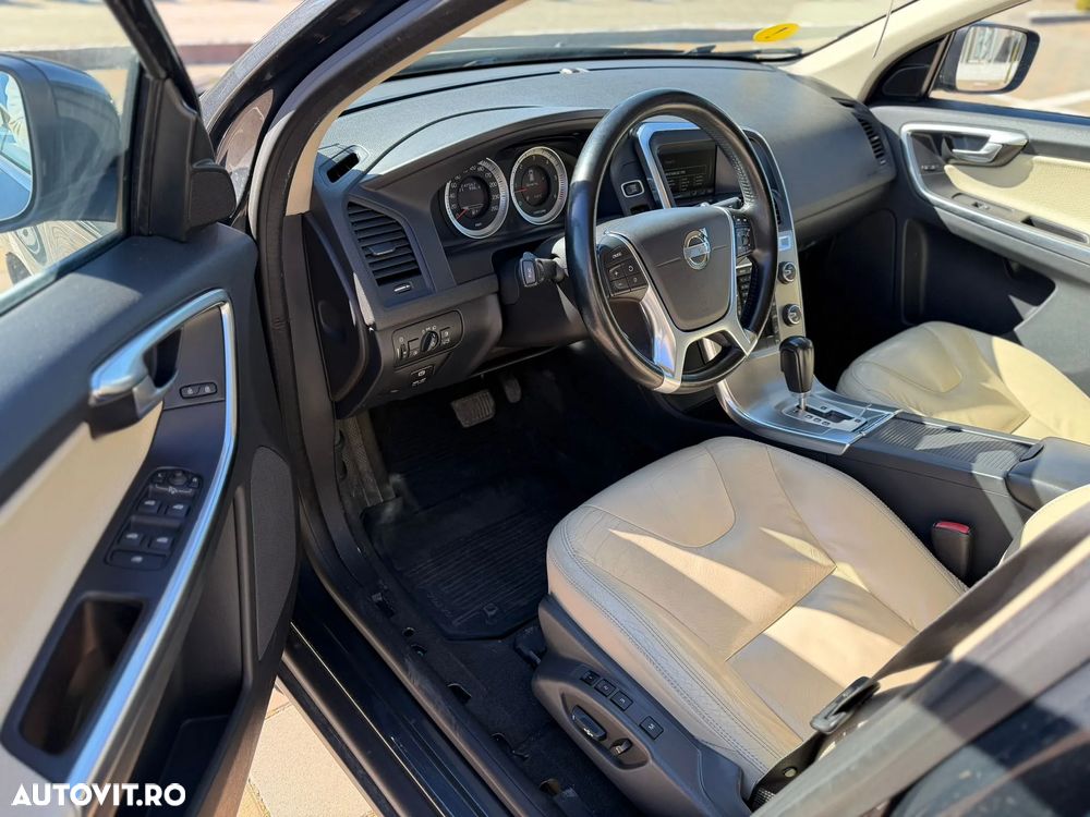 Volvo XC 60 D5 AWD Geartronic Summum - 8