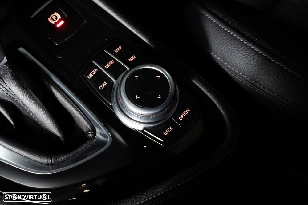 BMW 225xe Active Tourer Line Sport - 29