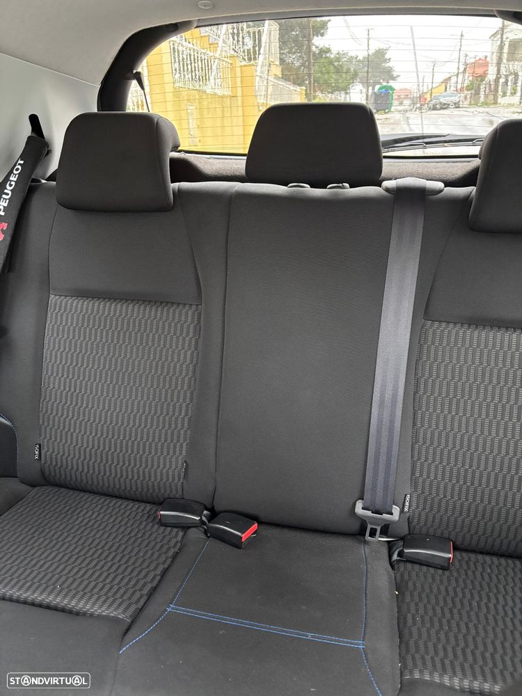 Peugeot 208 1.2 PureTech Style - 4