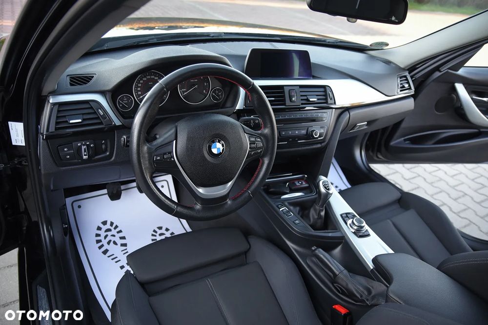 BMW Seria 3 318d Sport Line - 23