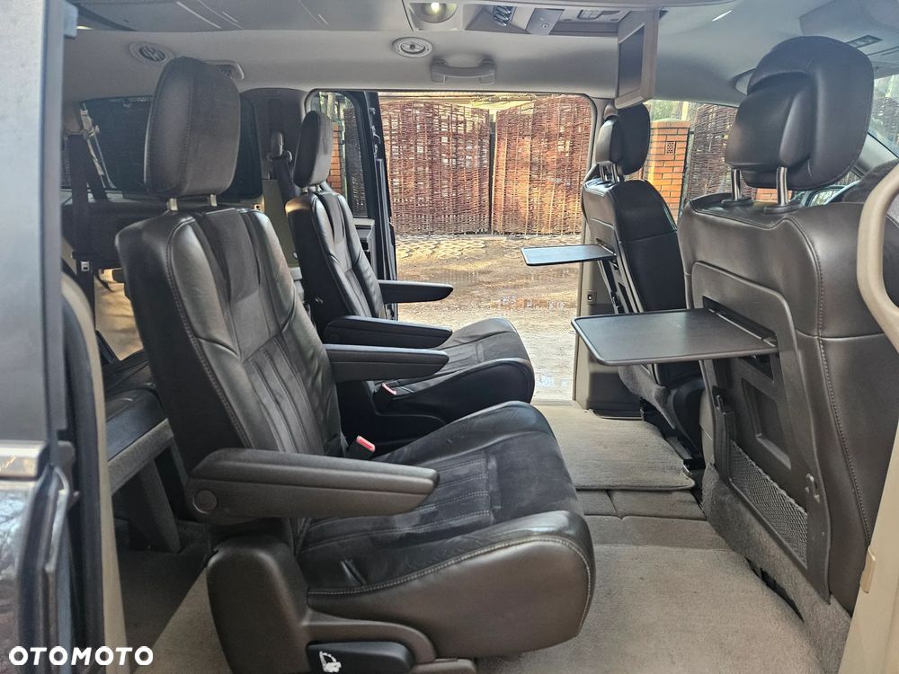 Lancia Voyager 3.6 Gold - 14