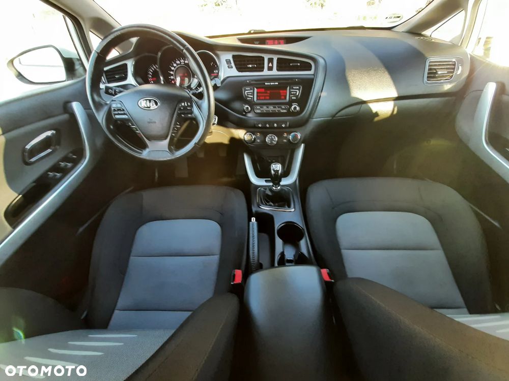 Kia Ceed 1.6 GDI Spirit - 11