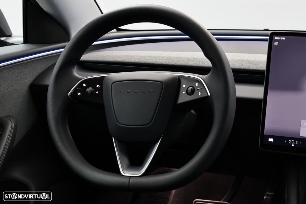 Tesla Model 3 Tração Traseira Standard - 17