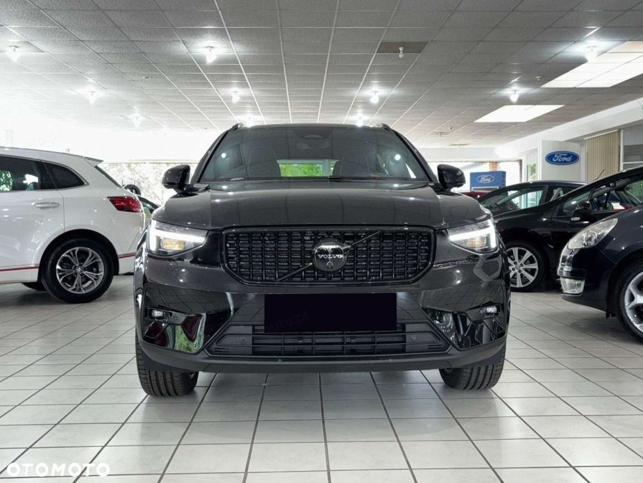 Volvo XC 40 B4 Ultra Black Edition - 4