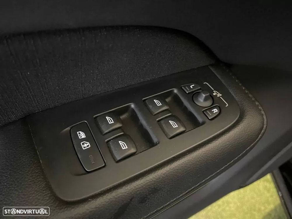 Volvo V60 2.0 T6 AWD TE Inscription - 27