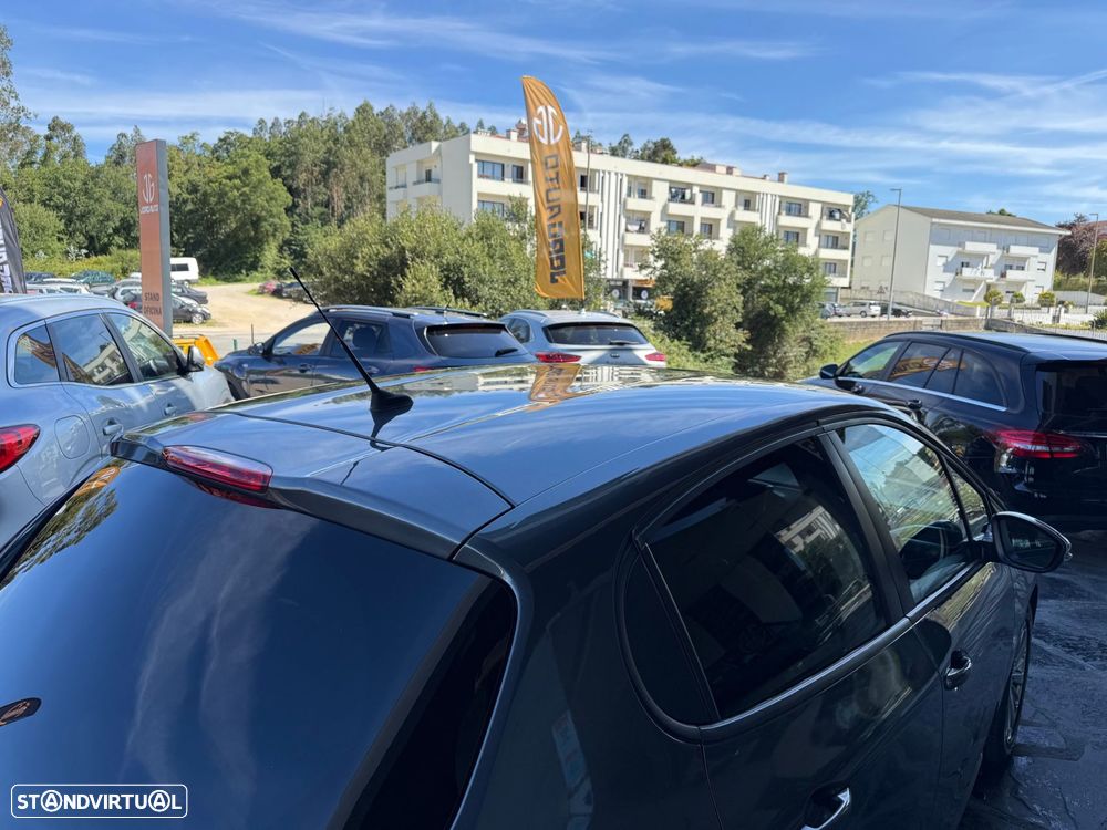 Peugeot 208 1.2 PureTech Allure - 6