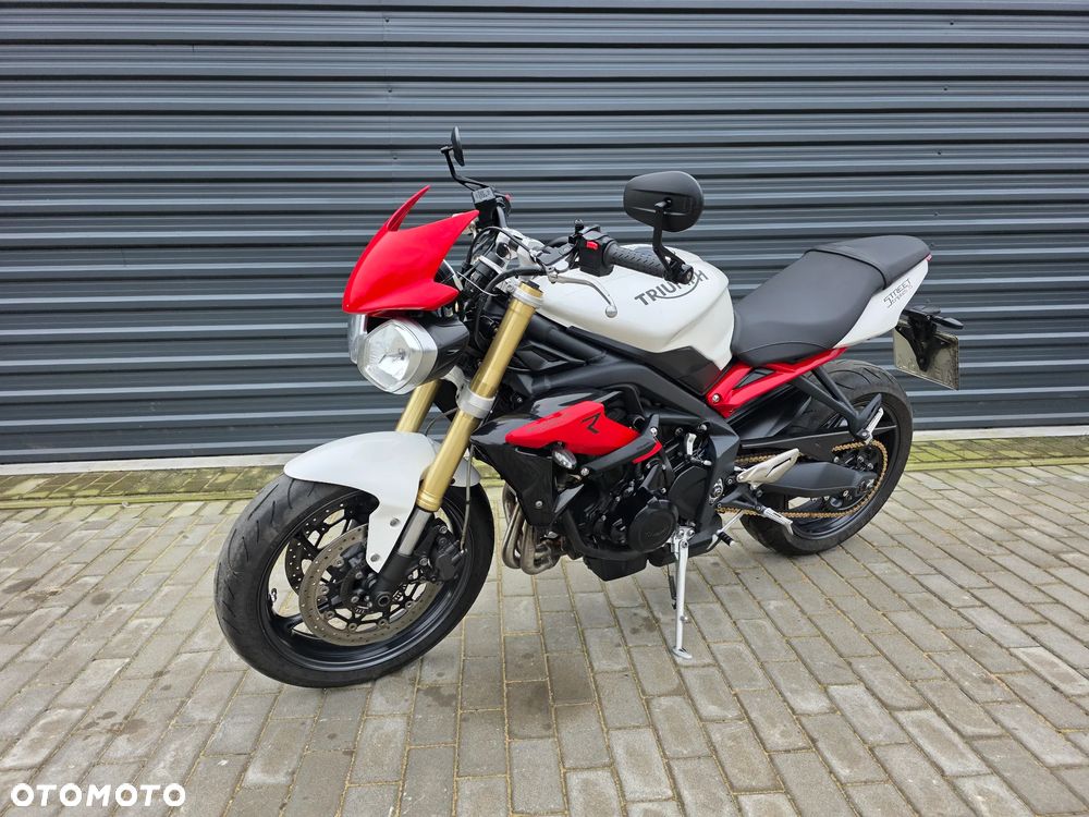 Triumph Street Triple - 32