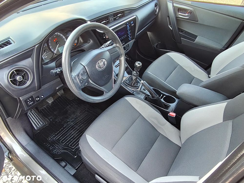 Toyota Auris 1.6 Classic Plus - 13
