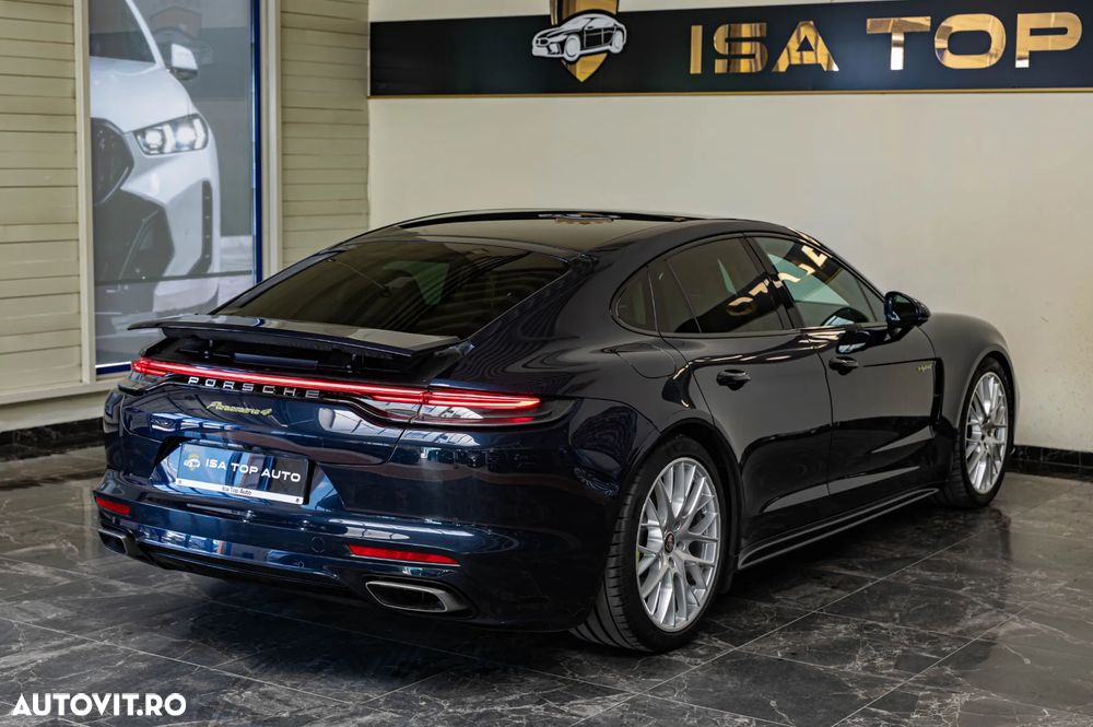 Porsche Panamera 4 E-Hybrid - 4