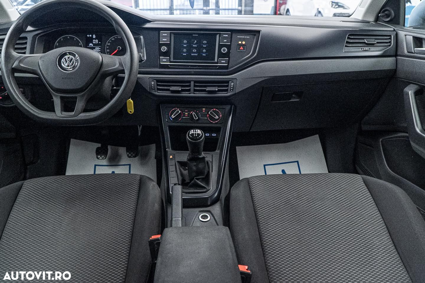 Volkswagen Polo 1.0 ACTIVE - 25