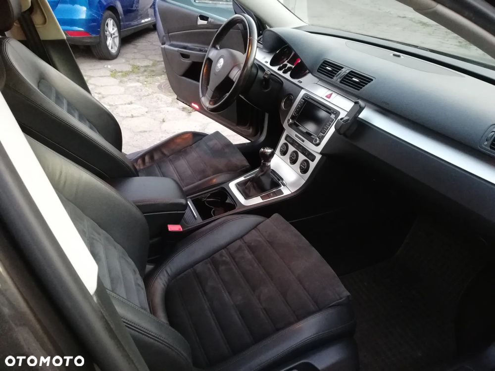 Volkswagen Passat 2.0 TDI Highline - 20