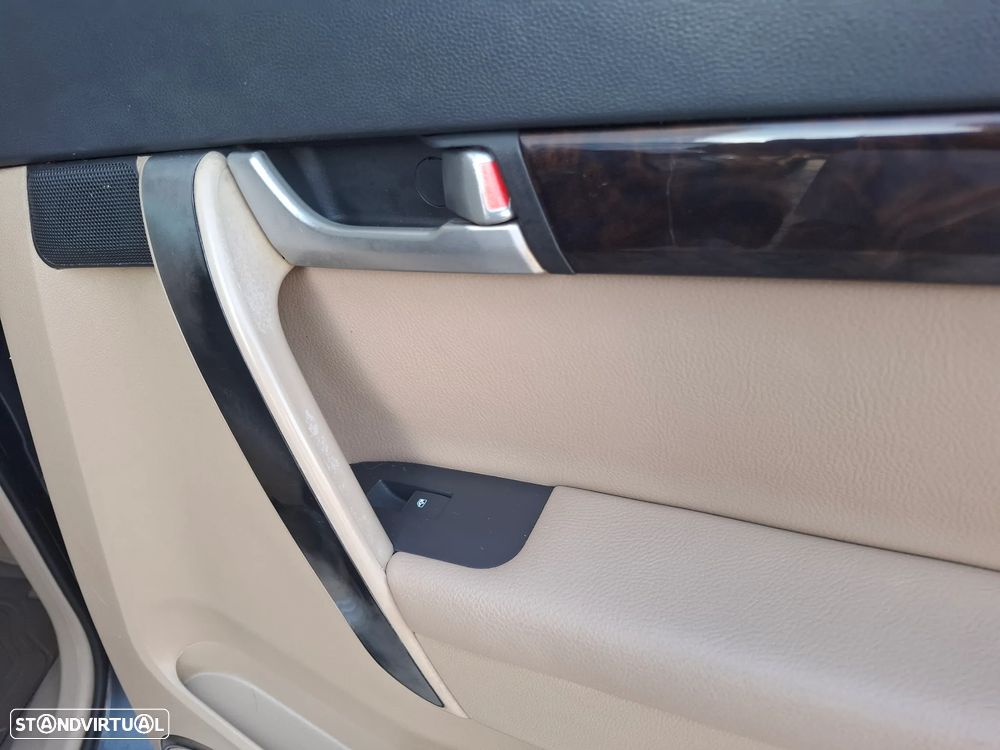 Chevrolet Captiva 2.0 VCDi LT 7L - 32