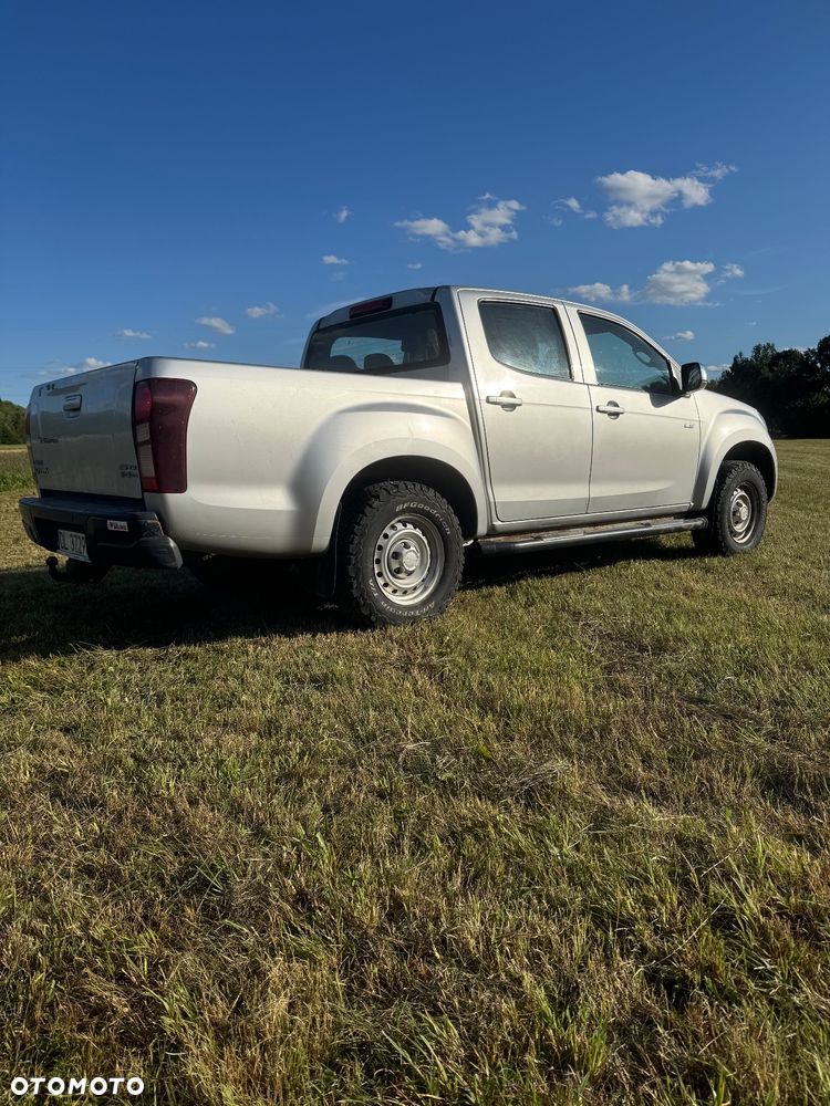Isuzu D-Max 2.5 DC LS - 33