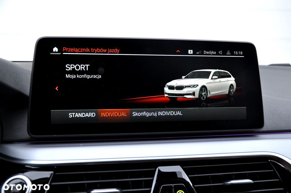 BMW Seria 5 520d xDrive - 28