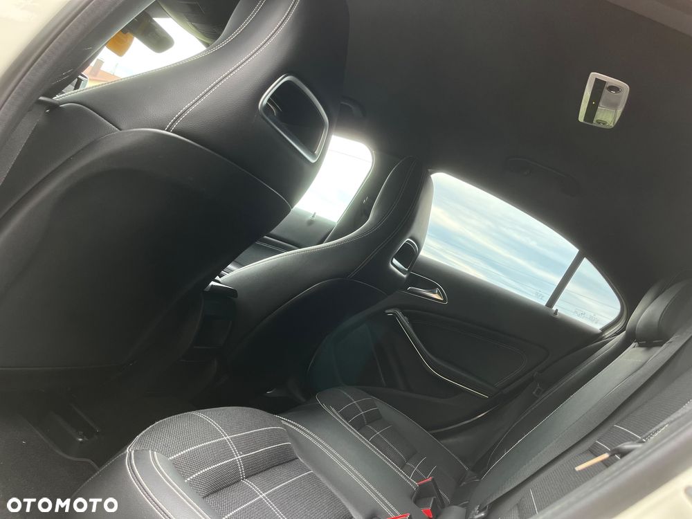 Mercedes-Benz Klasa A 180 Activity Edition - 19