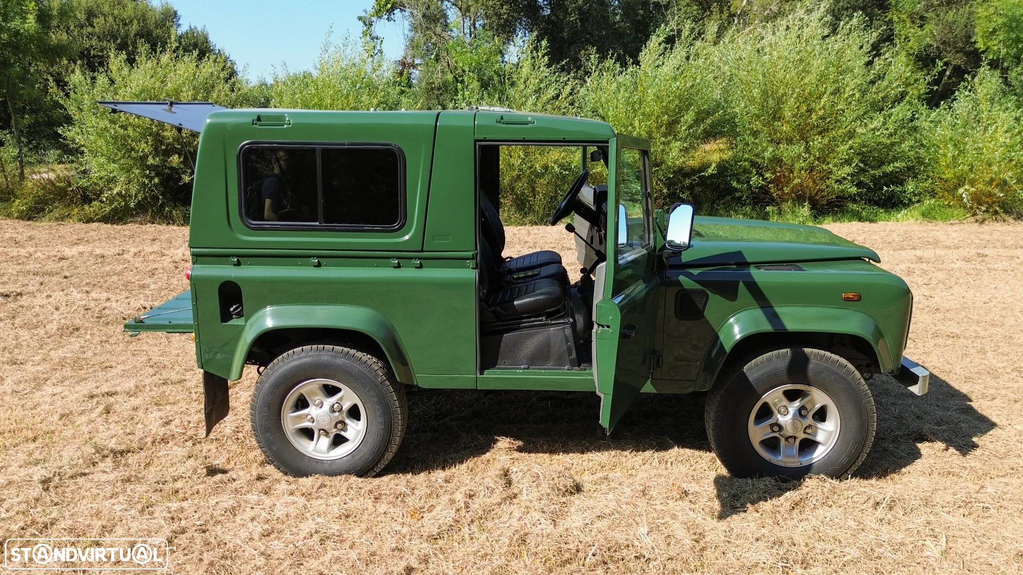 Land Rover Defender 90 2.5 Td5 Soft Top - 16