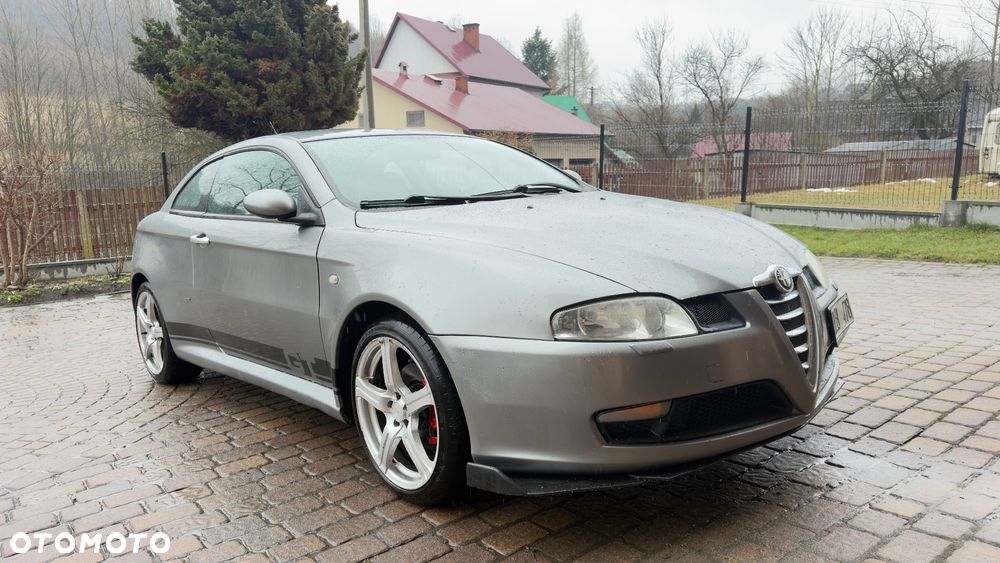 Alfa Romeo GT 2.0 JTS Distinctive Sportiva - 2