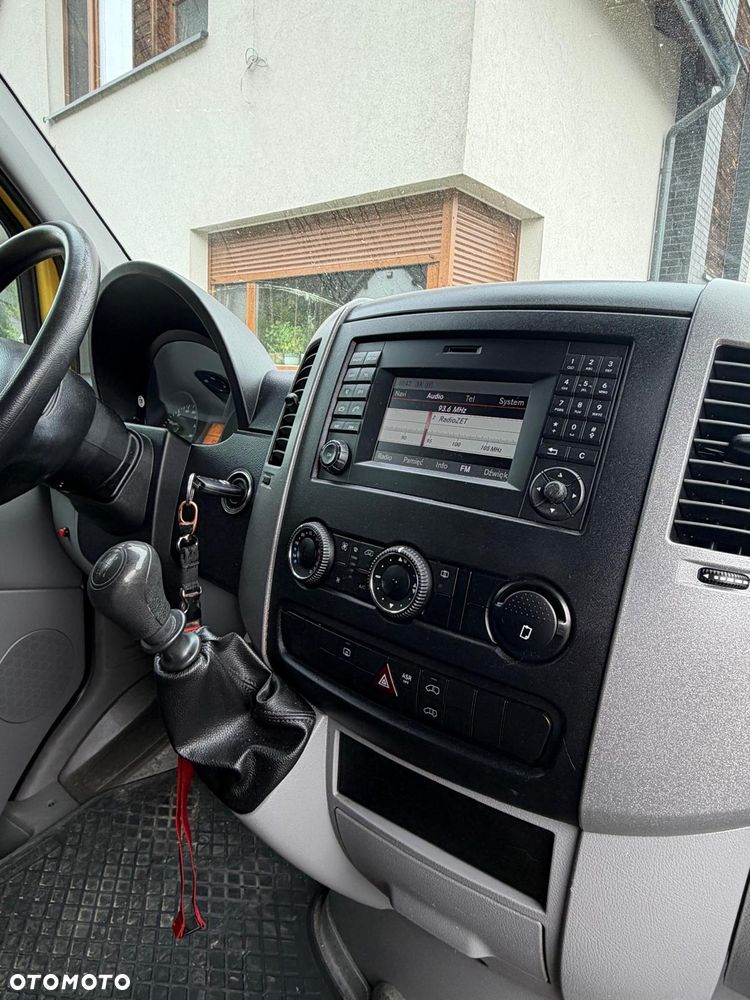 Mercedes-Benz Sprinter - 16