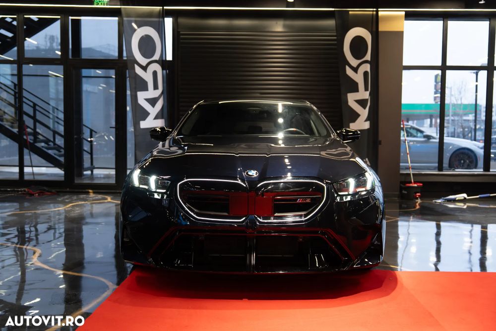 BMW M5 xDrive - 10