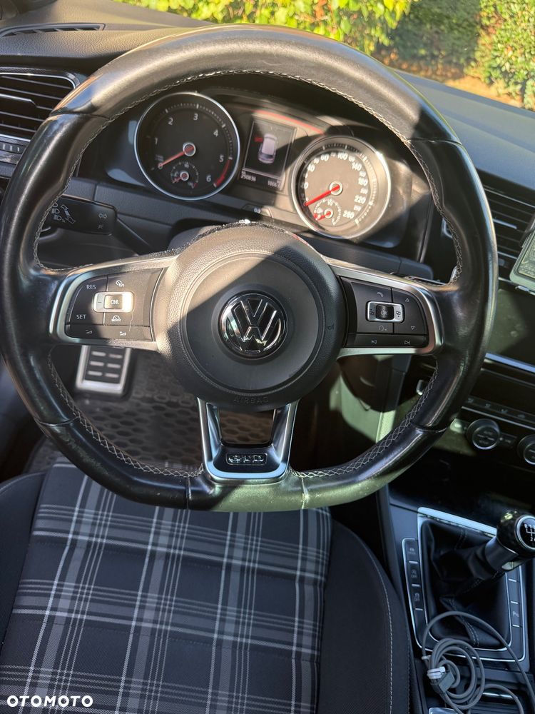 Volkswagen Golf 2.0 TDI BMT GTD - 12