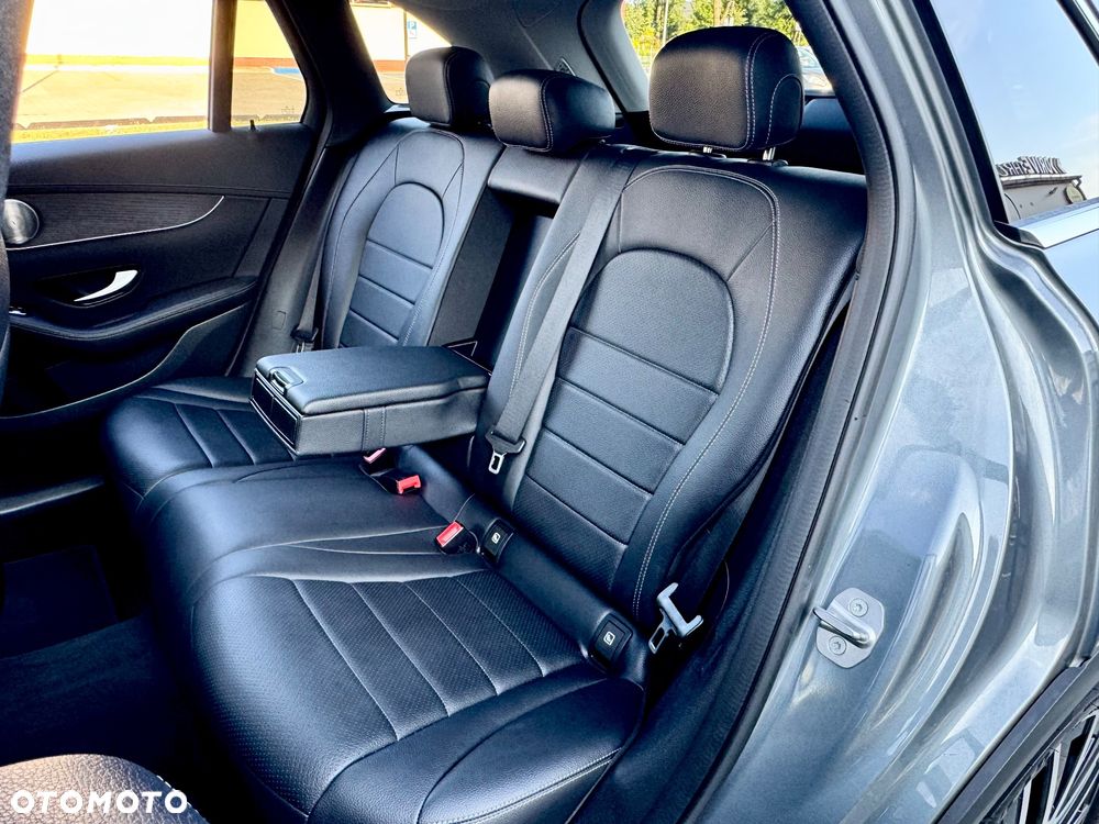 Mercedes-Benz GLC 220 d 4Matic 9G-TRONIC AMG Line Plus - 26