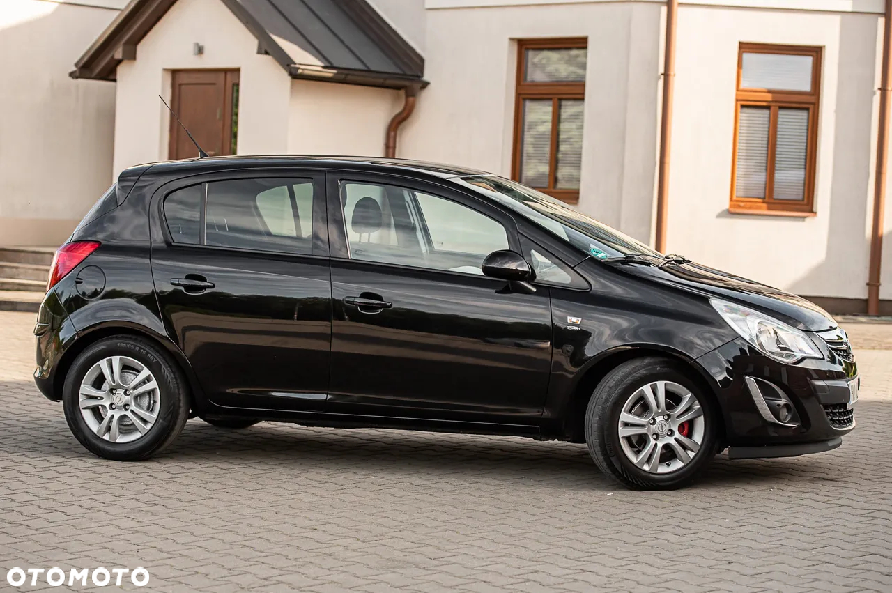 Opel Corsa 1.2 16V Essentia - 11