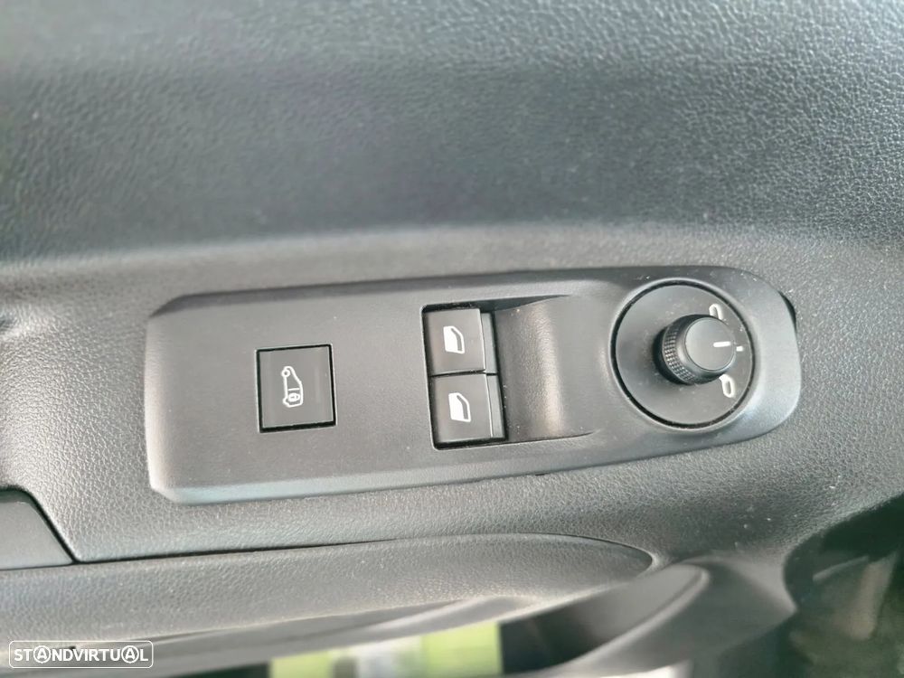 Citroën BERLINGO - 11