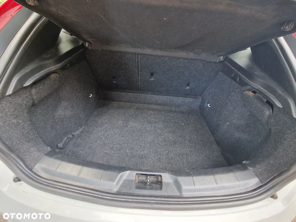Volvo V40 D2 Momentum - 16