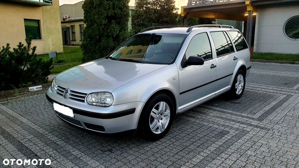 Volkswagen Golf - 1