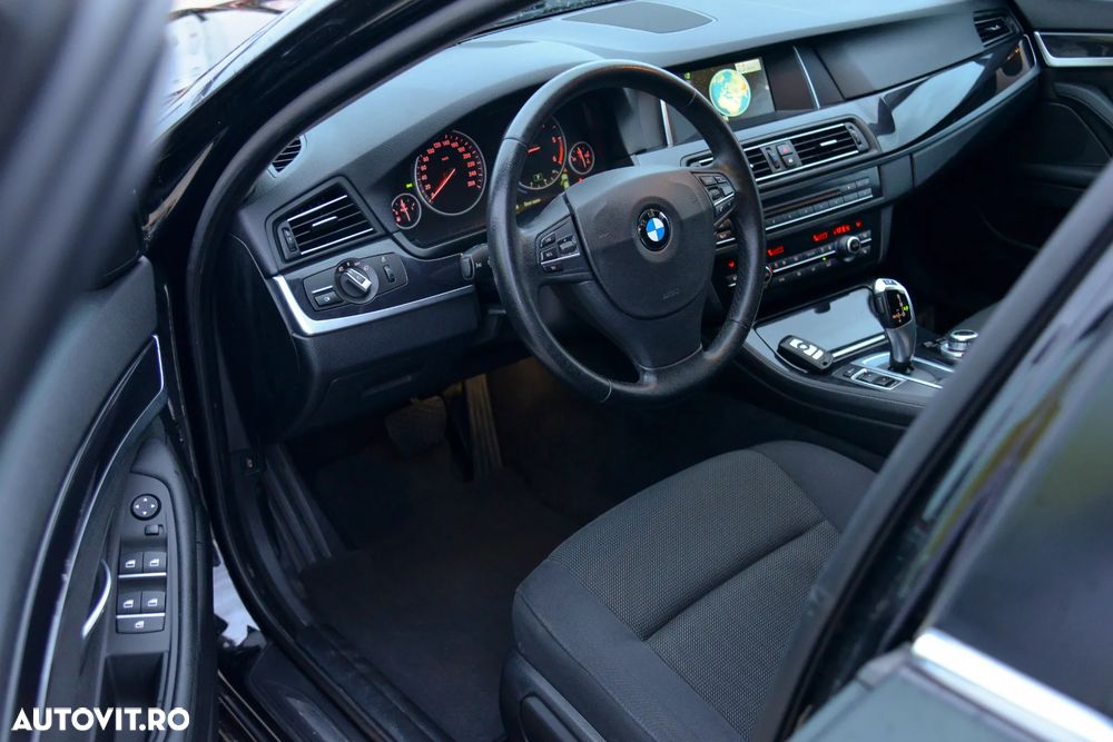 BMW Seria 5 520d Aut. Luxury Line - 11