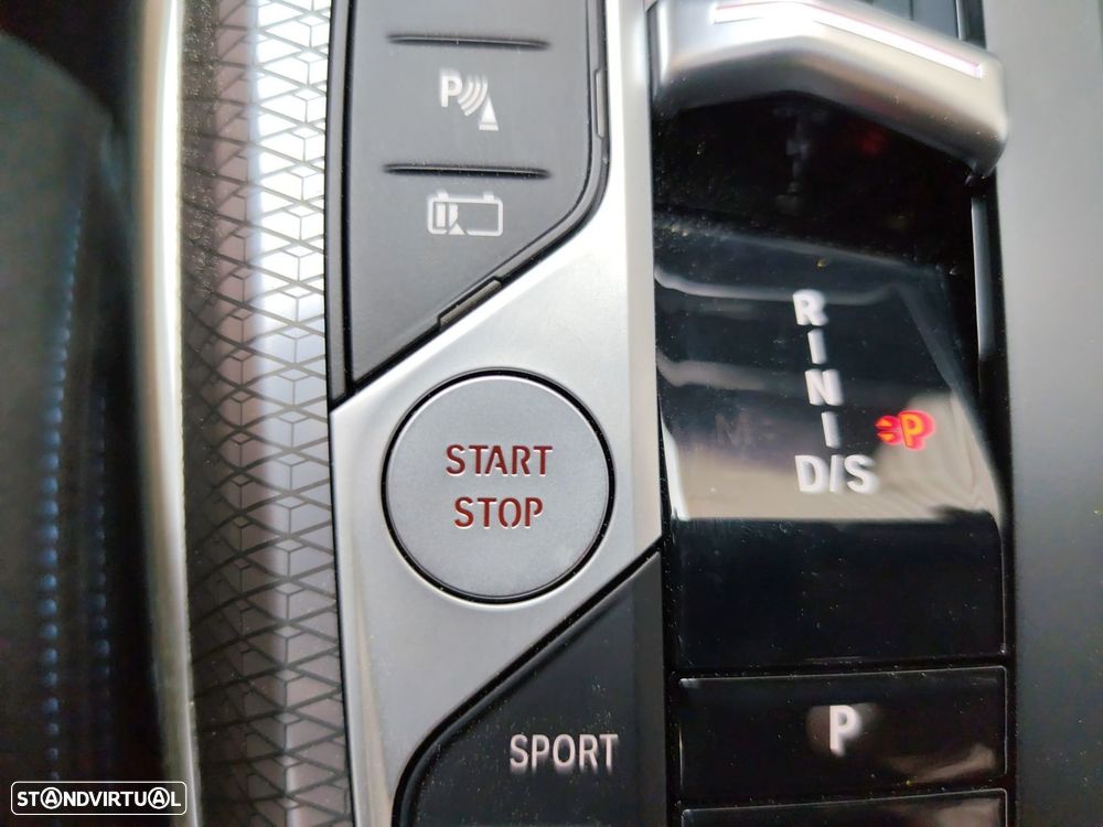BMW 330 e Pack Desportivo M Pro Auto - 21