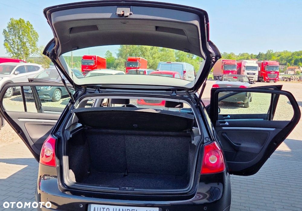 Volkswagen Golf - 28