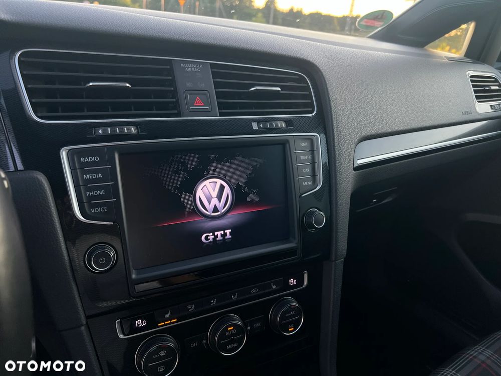 Volkswagen Golf 2.0 TSI BMT GTI Performance - 18