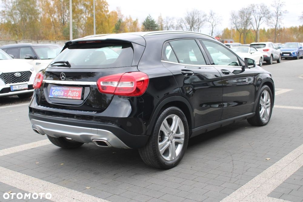 Mercedes-Benz GLA - 7