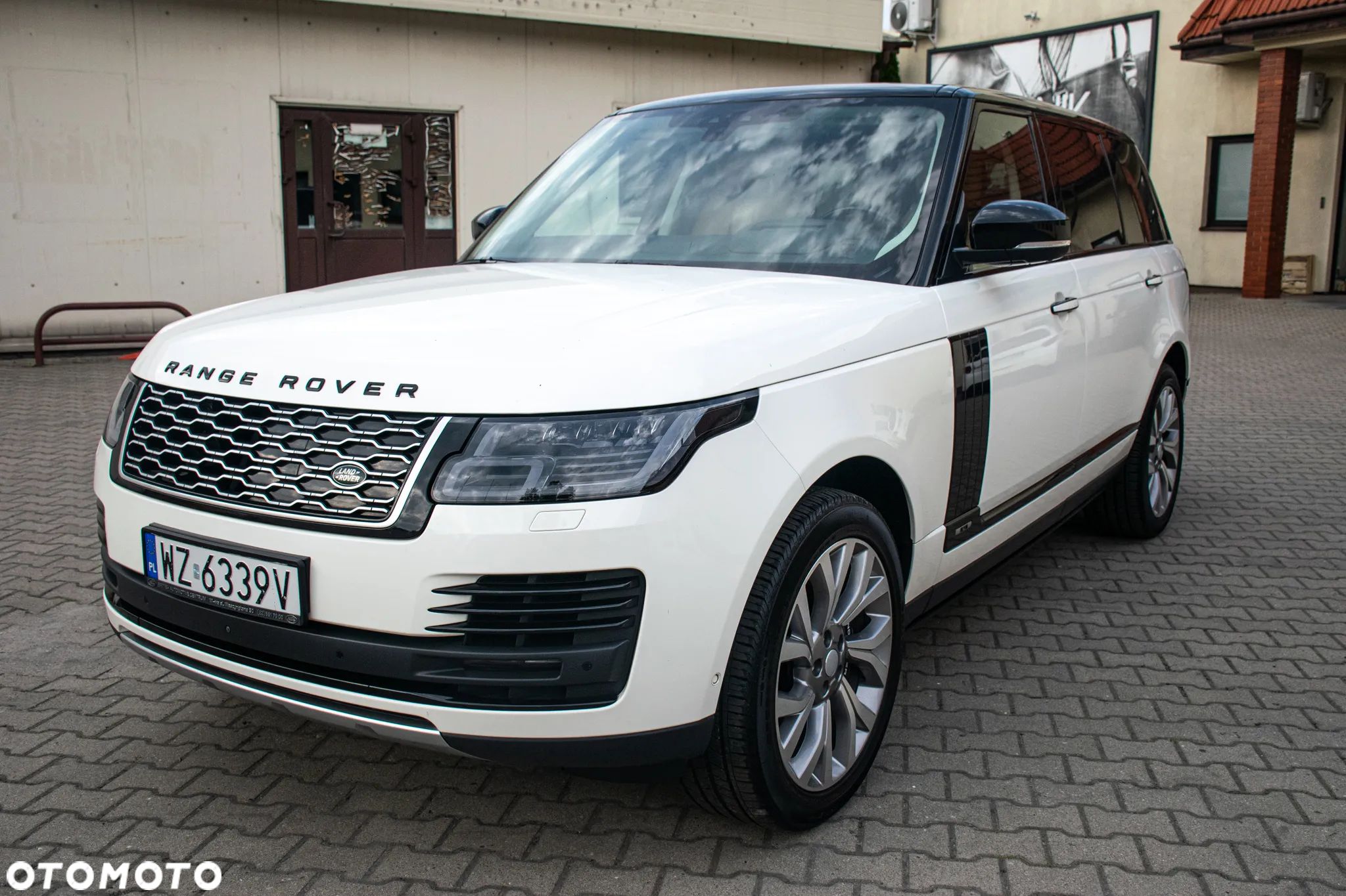 Land Rover Range Rover 3.0 I6 LWB Vogue - 1