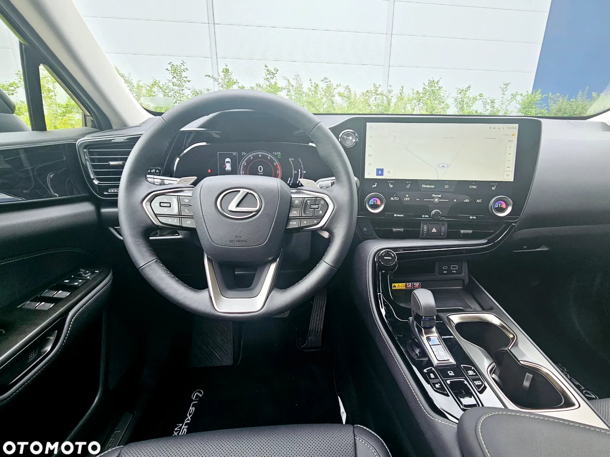 Lexus NX 450h+ Overtrail AWD - 13