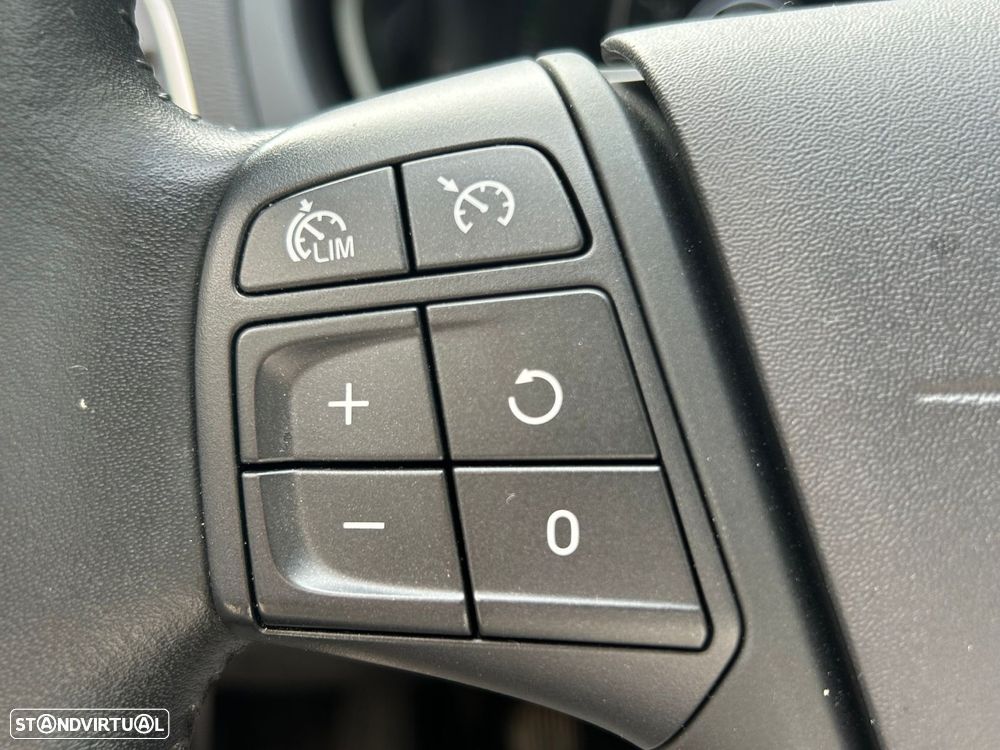 Volvo V40 Cross Country 2.0 D2 VOR - 18