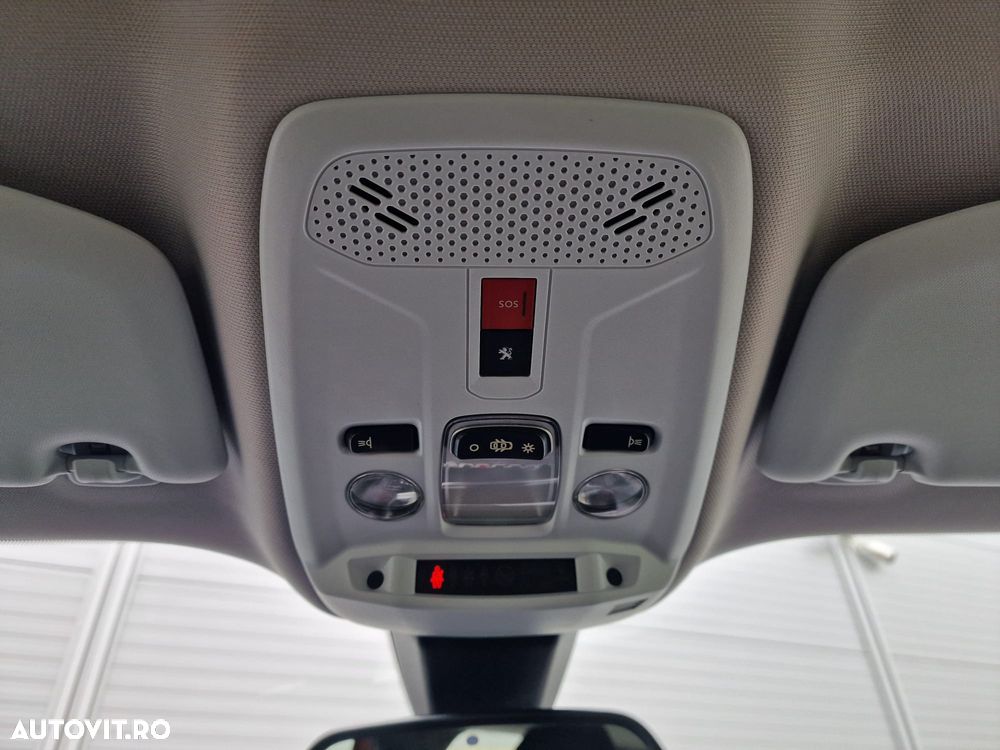 Peugeot 2008 BlueHDi 100 STOP & START Allure - 17