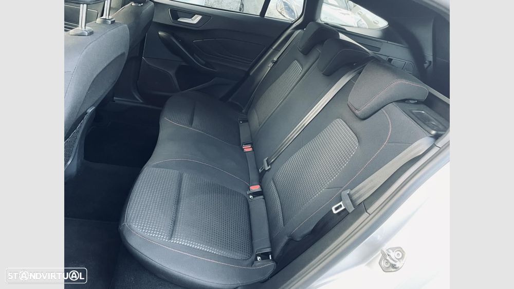 Ford Focus SW 1.0 EcoBoost MHEV ST-Line - 12