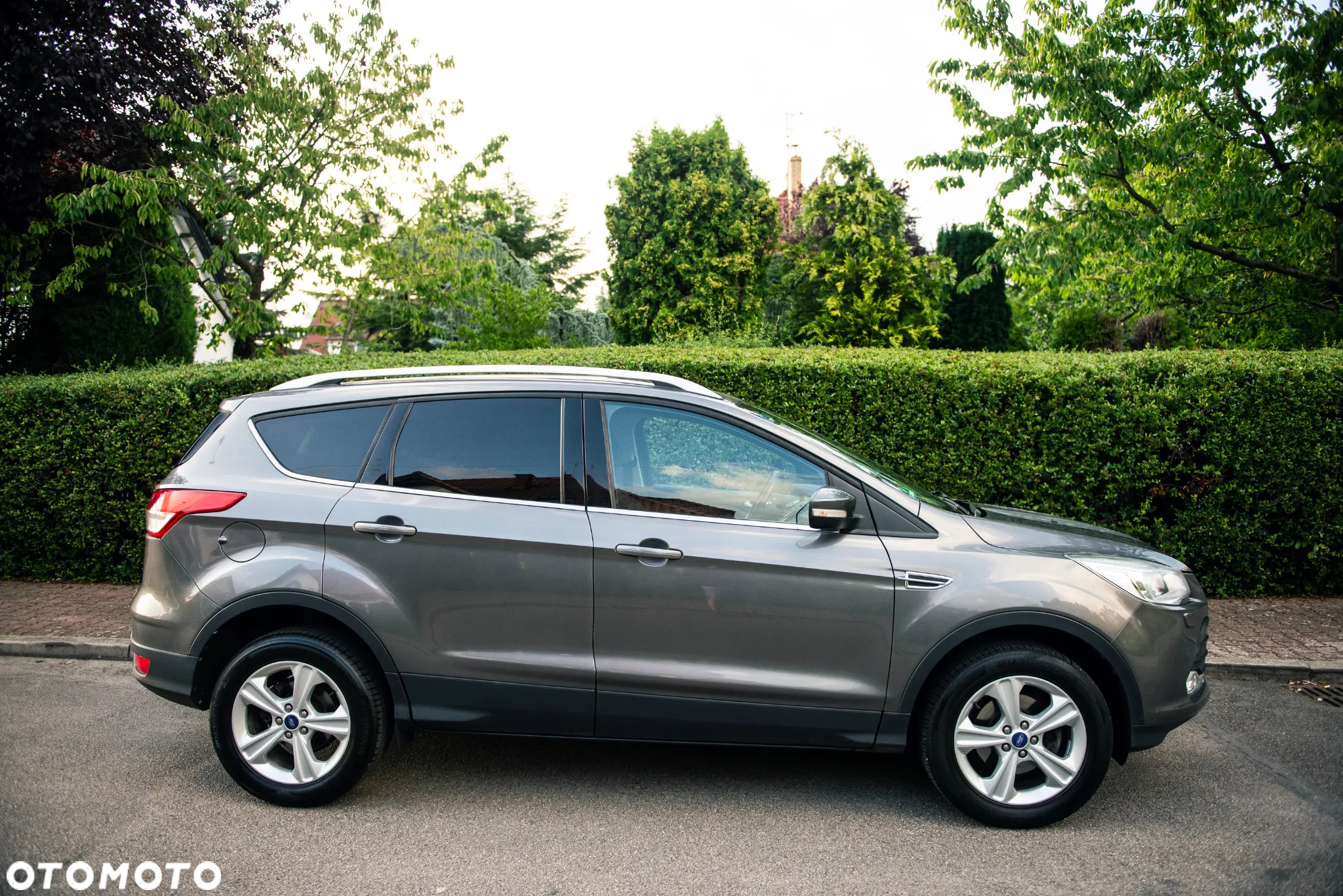 Ford Kuga 1.6 EcoBoost 2x4 Titanium - 4