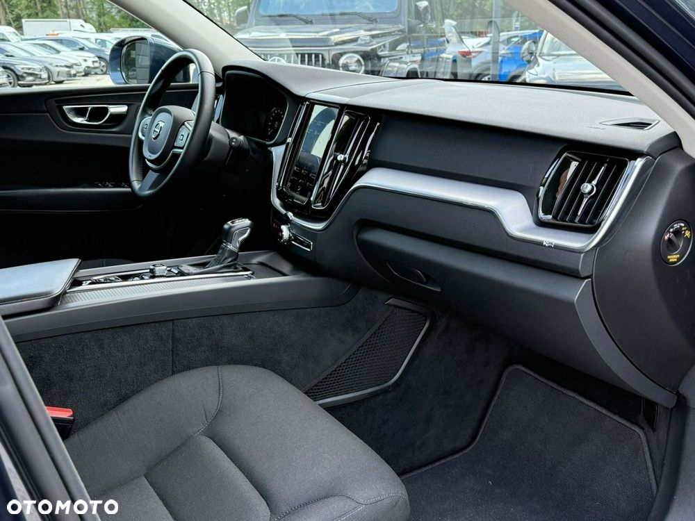 Volvo XC 60 D4 Momentum Pro - 17