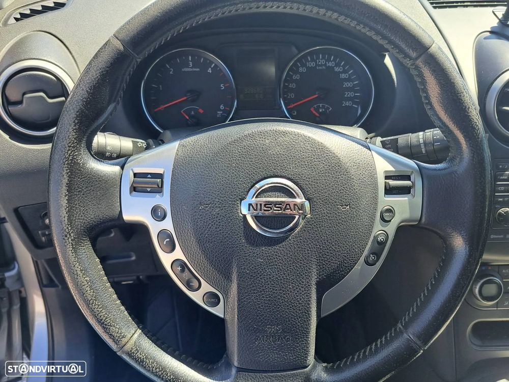 Nissan Qashqai 2.0 dCi 4 x 4 DPF Aut tekna - 28