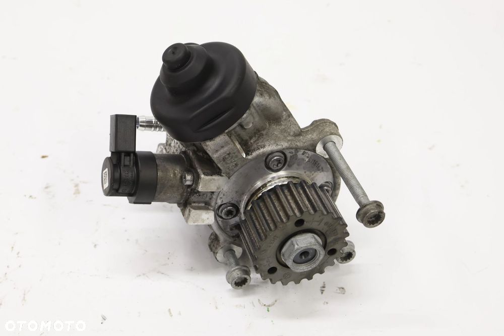 Skoda Octavia III pompa wtryskowa 04L130755D - 1