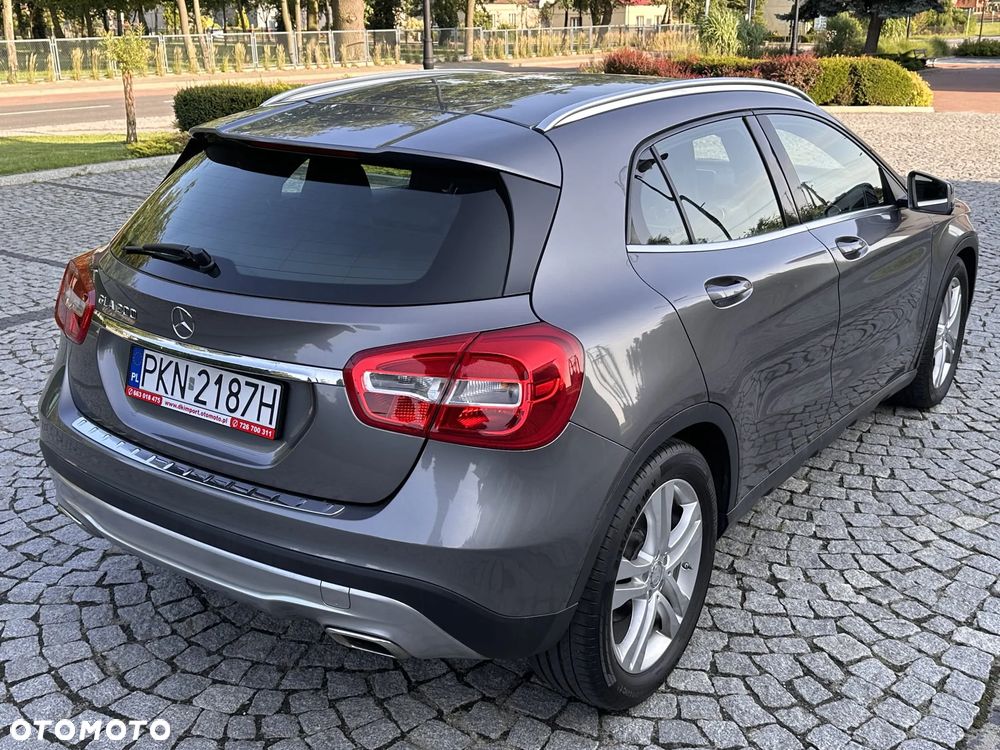 Mercedes-Benz GLA 200 7G-DCT - 11