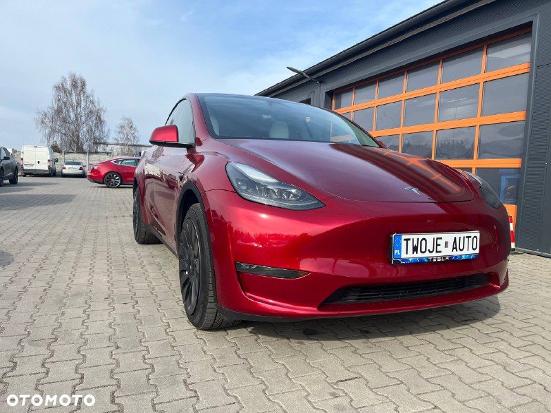 Tesla Y Long Range AWD - 3