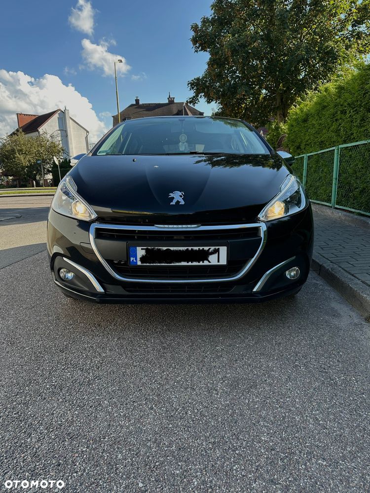 Peugeot 208 - 1