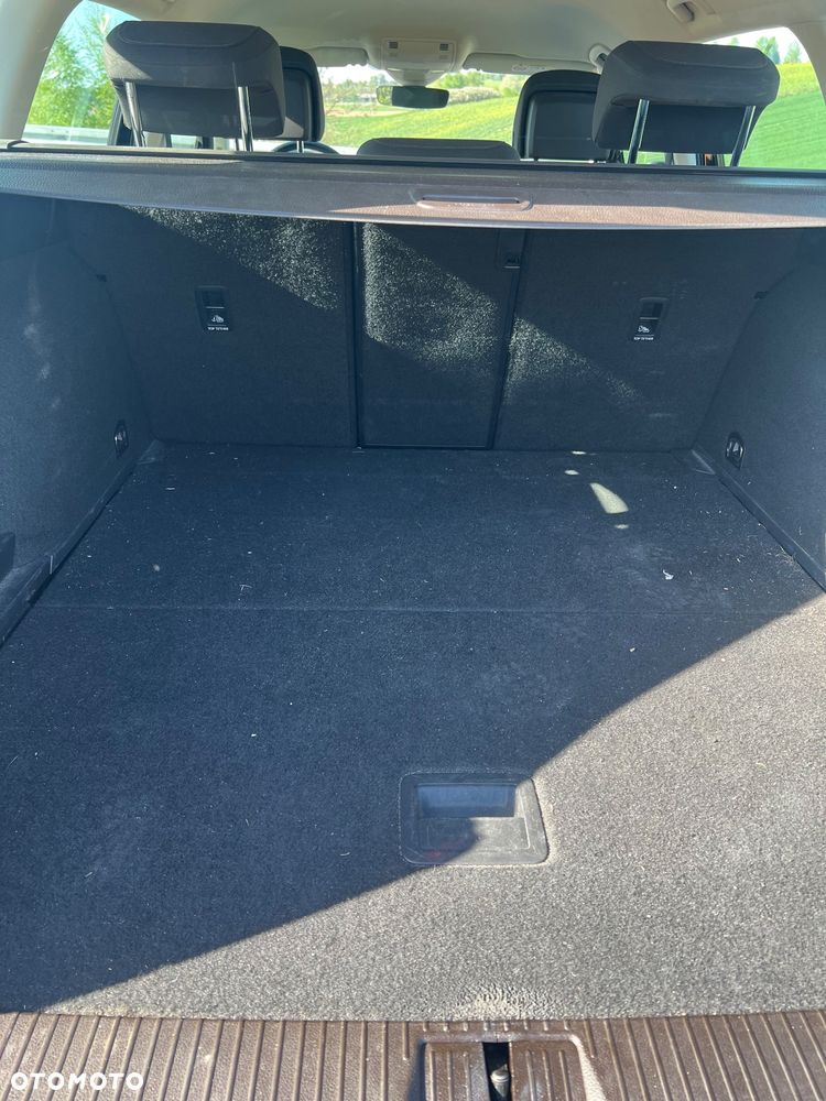 Volkswagen Passat - 4