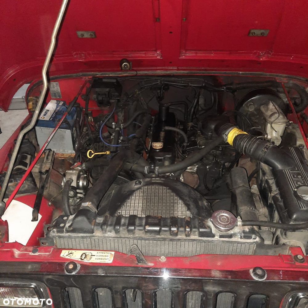 Jeep Wrangler 2.5L - 12